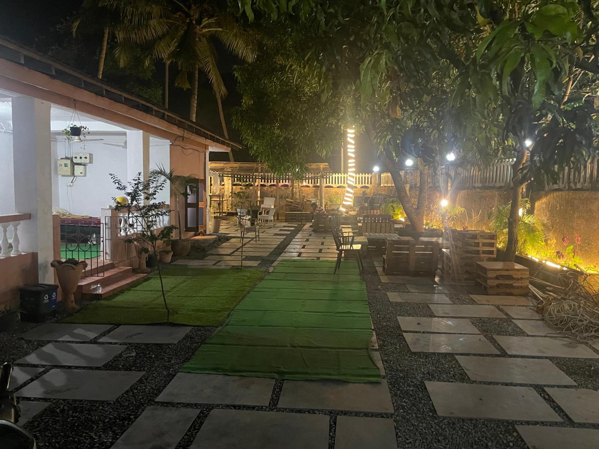 Streetmates Hostel Anjuna Esterno foto